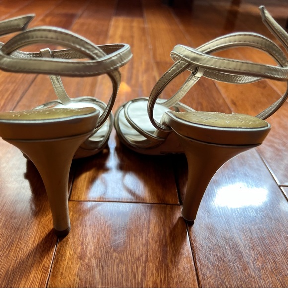 Size 8 Cole Haan 3” Heeled Gold Sandals with Nike Air Technology - Picture 3 of 6